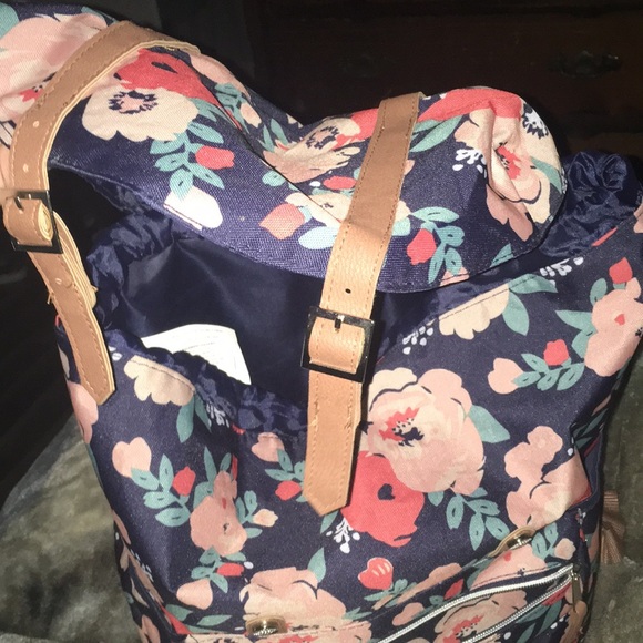 Backpack - Picture 6 of 6